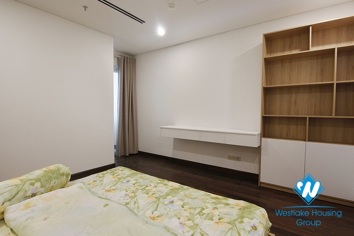 Hanoi Aqua Central 03 bedroom apartment for rent, 44 Yen Phu, Hanoi